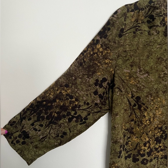 Banana Republic Silk Blouse - Picture 3 of 5